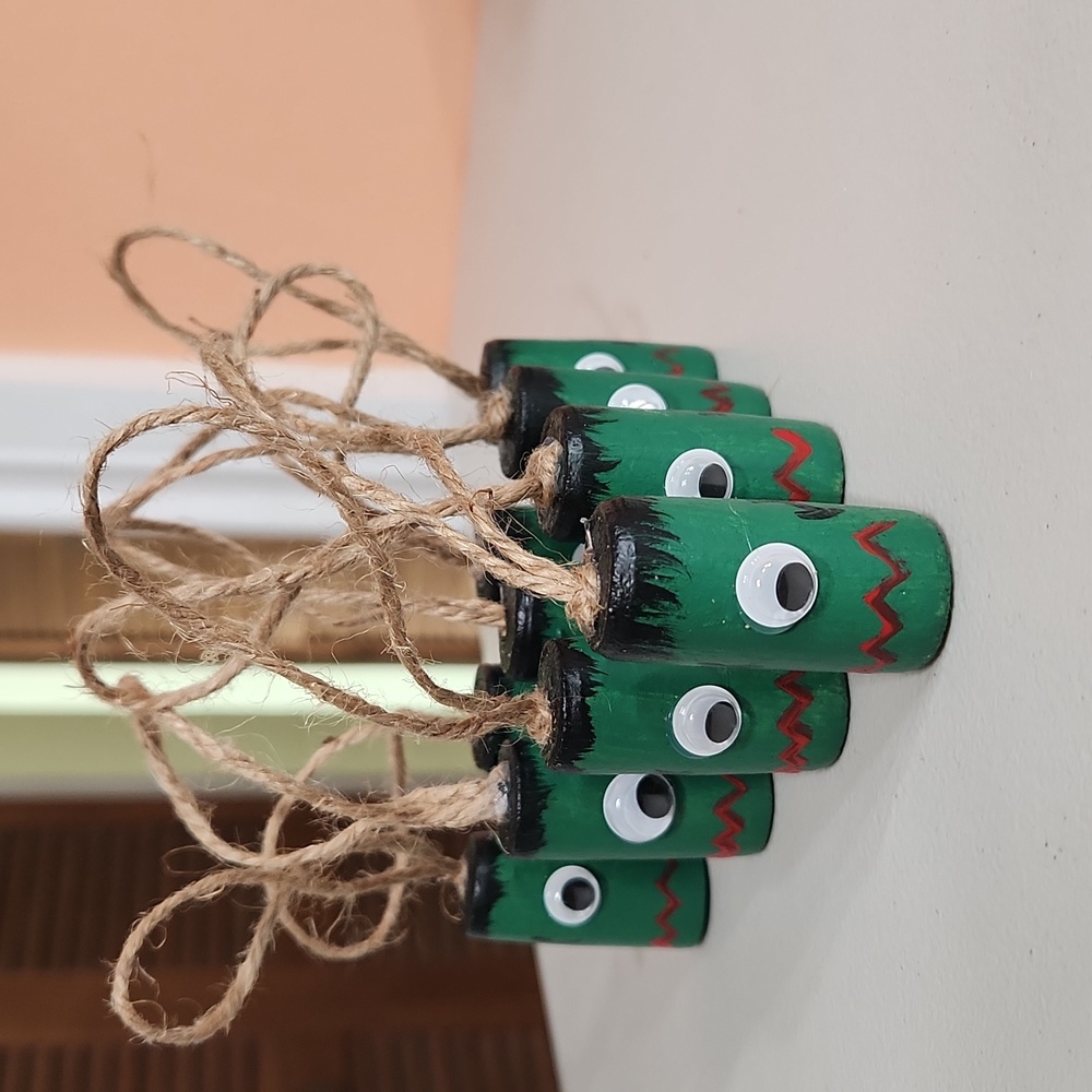 🎃Hand Crafted Halloween Wine Cork One Eyed Monster Set of 10 Ornaments